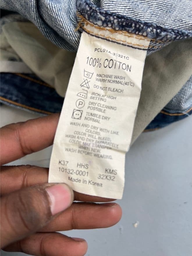 Vintage Levi’s Engineer Jeans with Buckle Belt – Blue Denim | Size 32 — image 9 of 10