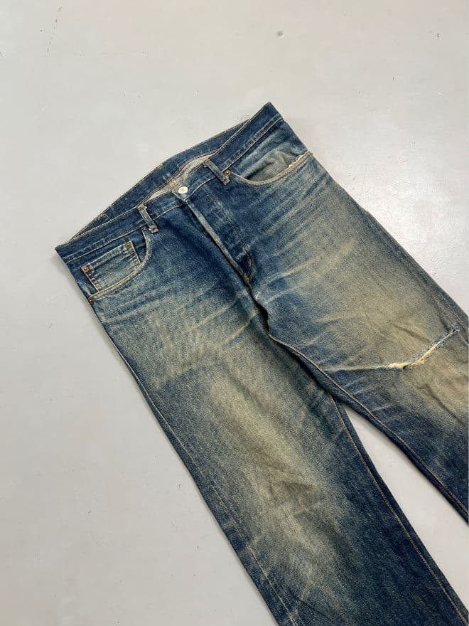 Vintage 90s Levi’s Selvedge Faded Denim (Size 36) — image 11 of 11