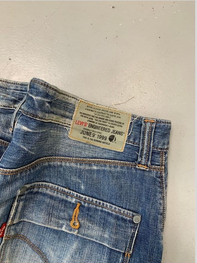 Vintage Levi’s Engineer Jeans – Size 32 – Classic Blue Denim – Straight Leg — image 6 of 11