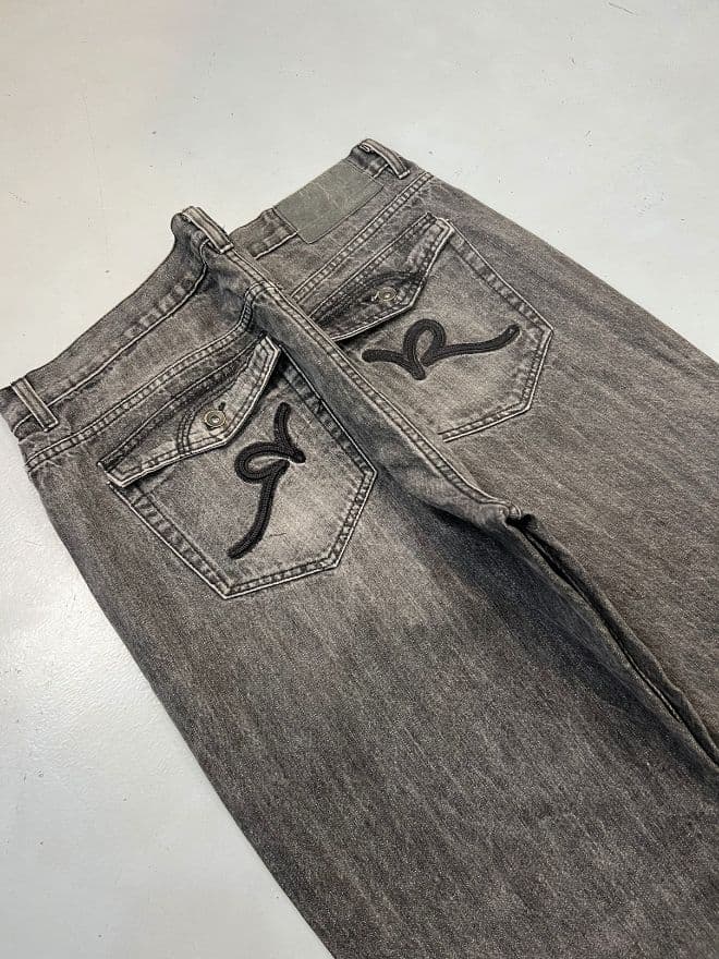 Vintage Rocawear Baggy Denim Jeans – Size 42 Blue Y2K Hip-Hop Style — image 8 of 9