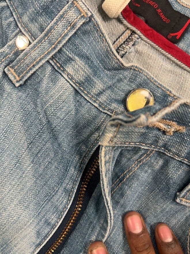 Vintage Levi’s Engineer Jeans –Size 32 | Classic Blue Workwear — image 7 of 10