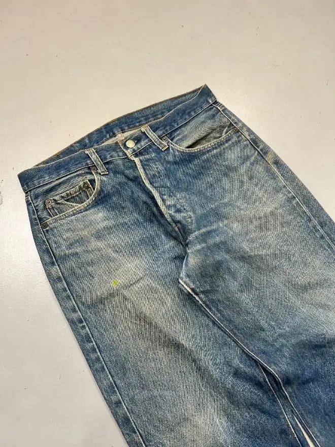 Vintage Levi’s White Selvedge Denim Jeans | Size 32 | Classic Blue Jeans — image 9 of 11
