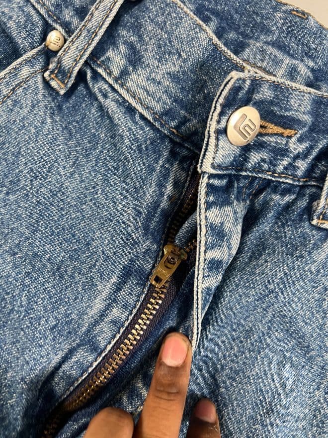 Vintage Levi’s 00s L2 Baggy Fit Denim Jeans (Blue, Size 30) — image 8 of 9