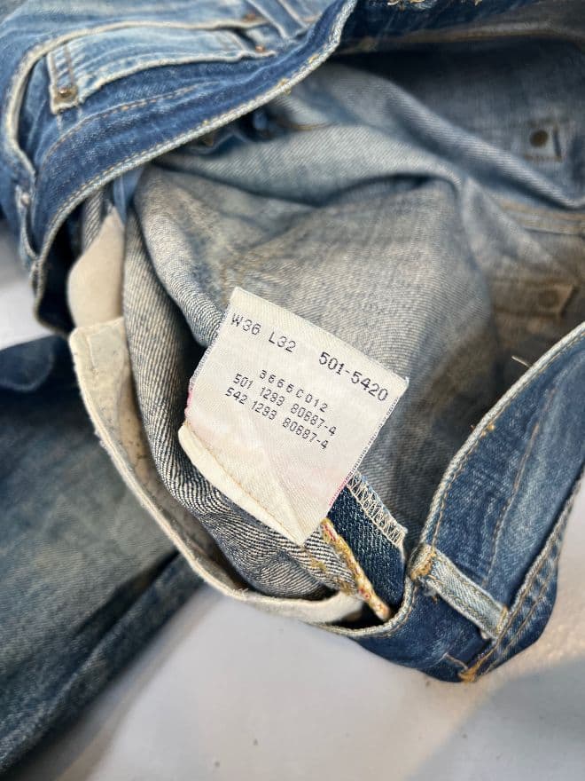 Vintage 90s Levi’s Selvedge Faded Denim (Size 36) — image 5 of 11