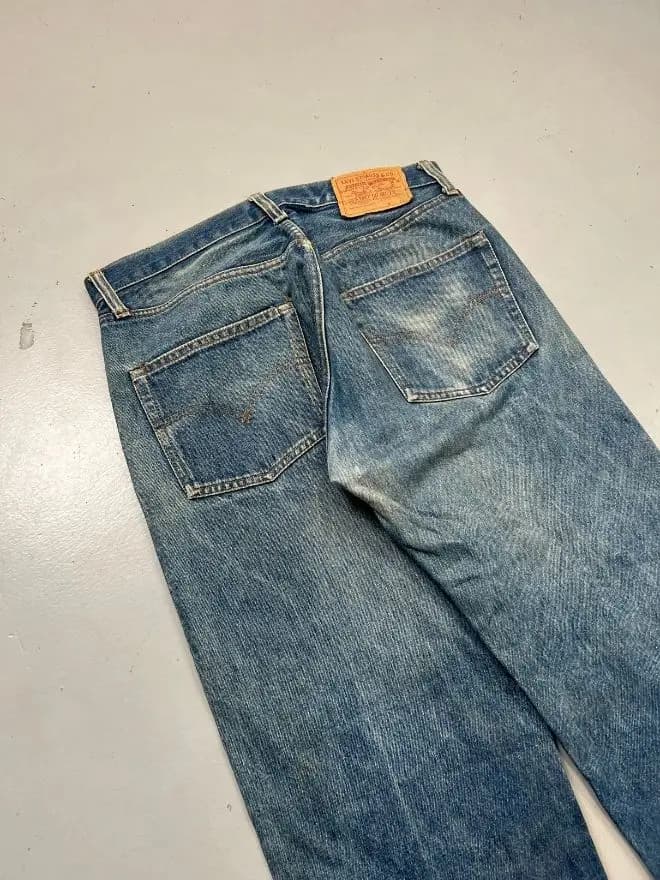 Vintage Levi’s White Selvedge Denim Jeans | Size 32 | Classic Blue Jeans — image 11 of 11