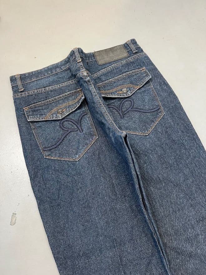 Vintage Rocawear Denim Jeans – Blue – Size 36x32.5 – Distressed — image 9 of 10
