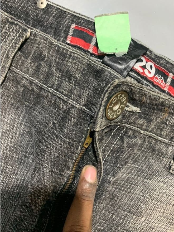 Southpole Rare Vintage Y2K Spell-Out Embroidered Denim – Black – Size 34 – Baggy Fit — image 6 of 8