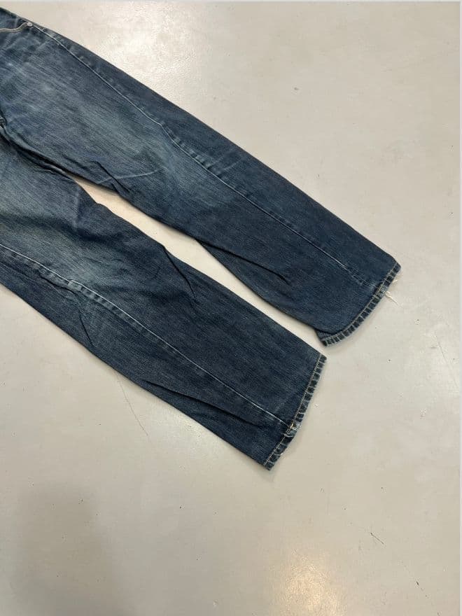 Vintage Levi’s Engineer Jeans w/ Buckle Belt – Distressed Workwear Denim – Size 28 (Men’s) — image 9 of 11