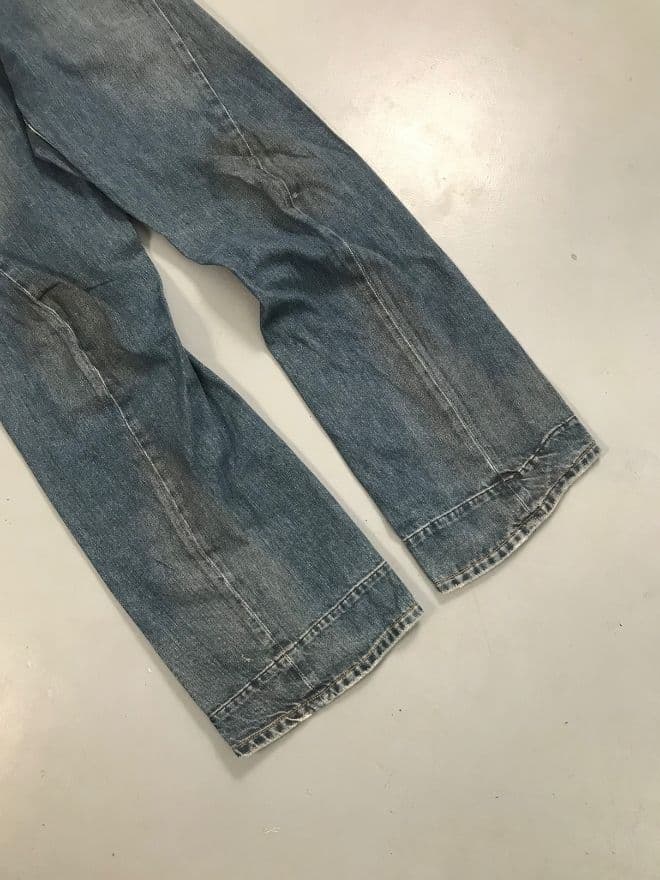 Vintage Levi’s Engineer Jeans with Buckle Belt | Size 28 | Distressed Workwear Denim — image 10 of 11