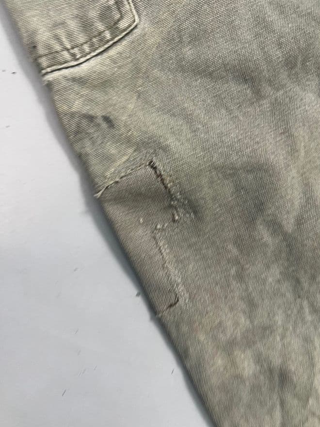 Rare Vintage Carhartt B111 MOS Blanket-Lined Carpenter Denim (Size 33) — image 9 of 12