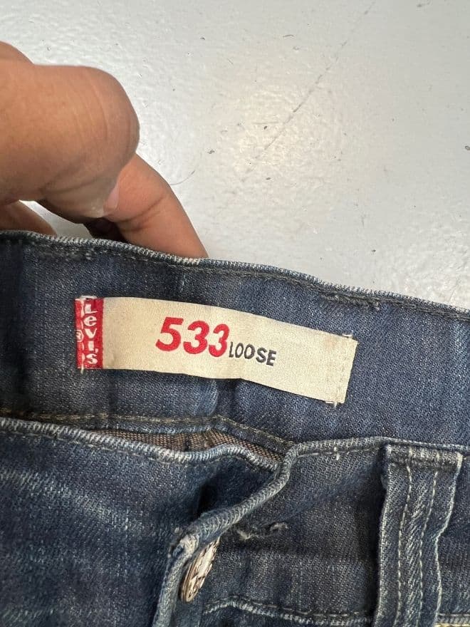 Vintage Levi’s 533 Loose Fit Buckle Belt Jeans | Size 36 | Blue Denim — image 9 of 11