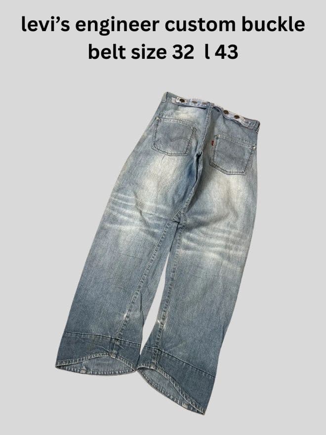 Bundle of Trending Mix Brand Vintage & Factory Leftover Clothing – Pants, Sweaters & Jackets (Mixed Sizes) — image 4 of 11