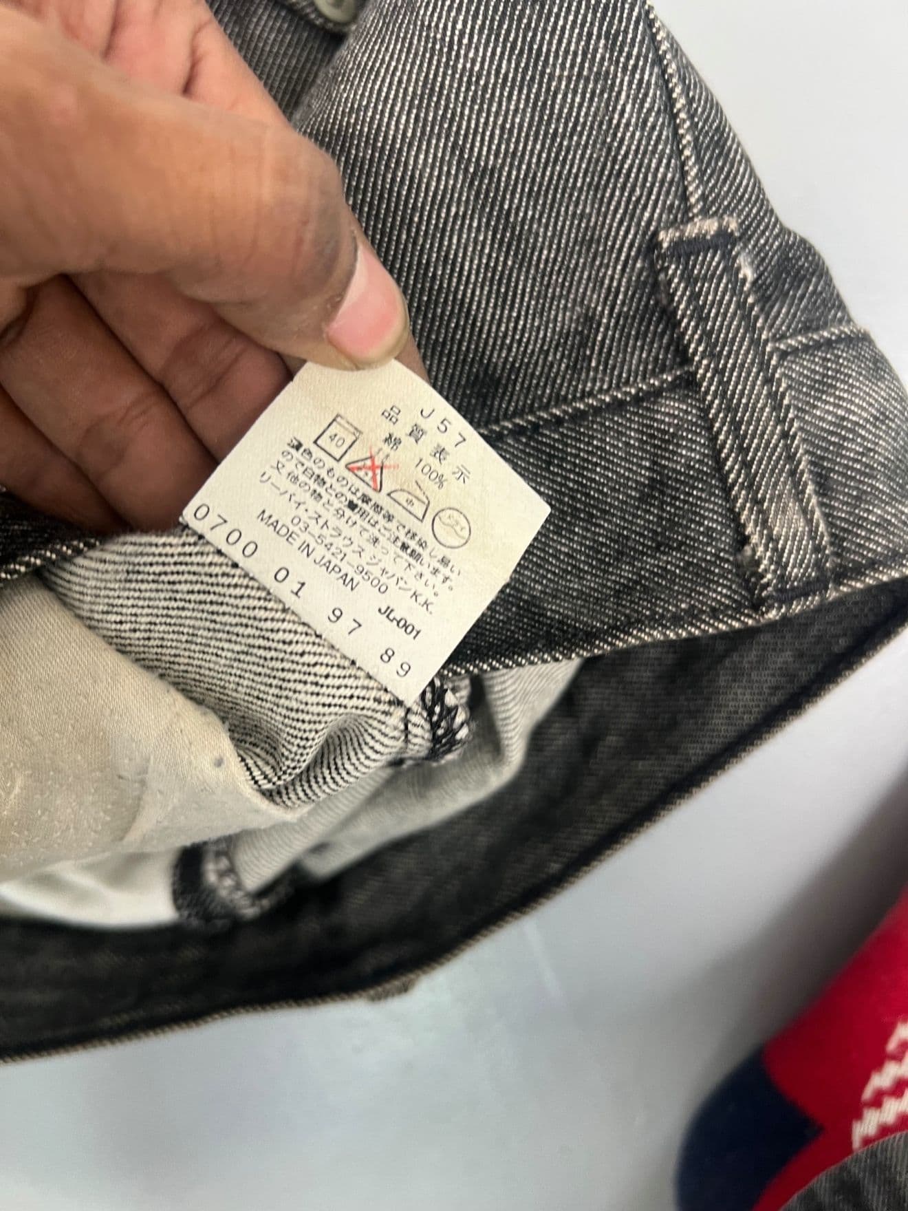 Vintage Levi’s Engineer Jeans Red Tab Denim (Size 31) — image 9 of 13