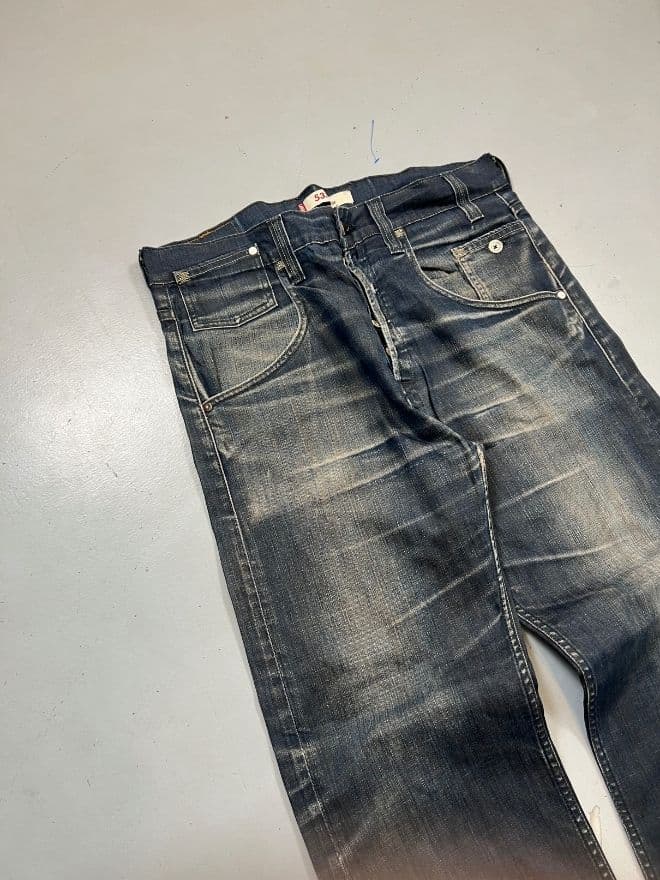Vintage Levi’s 533 Loose Fit Buckle Belt Jeans | Size 36 | Blue Denim — image 10 of 11