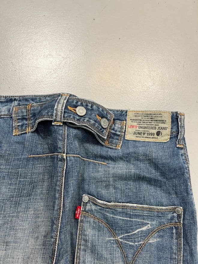 Vintage Levi’s Engineer Jeans with Buckle Belt – Blue Denim | Size 32 — image 8 of 10