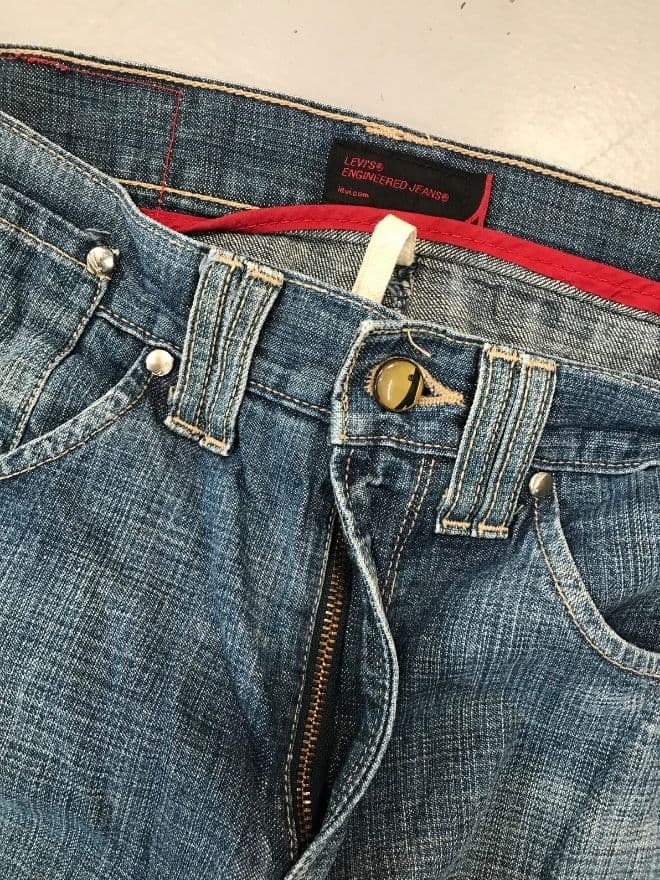 Vintage Levi’s Engineer Jeans – Blue Denim – Size 30 – Distressed — image 7 of 7