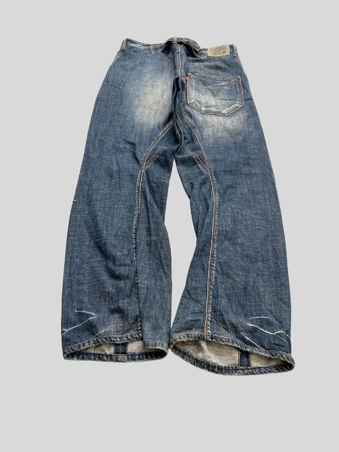 Vintage Levi’s Engineer Jeans with Buckle Belt – Blue Denim | Size 32 — image 7 of 10