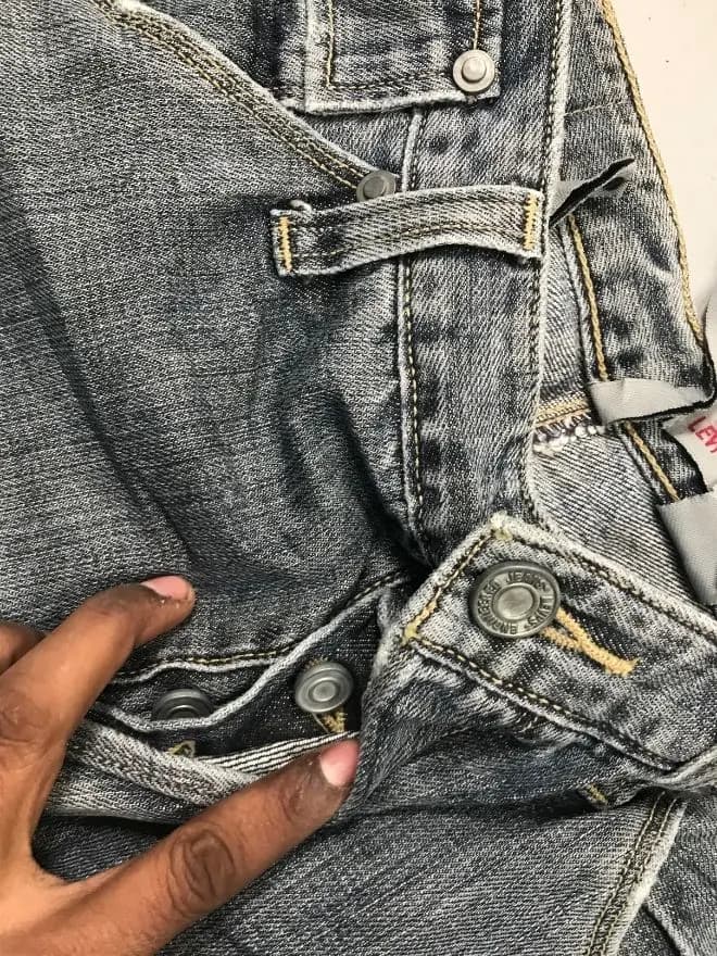Vintage Levi’s Engineer Jeans Denim – Men’s US 32 / EU 48 – Distressed Blue — image 8 of 8