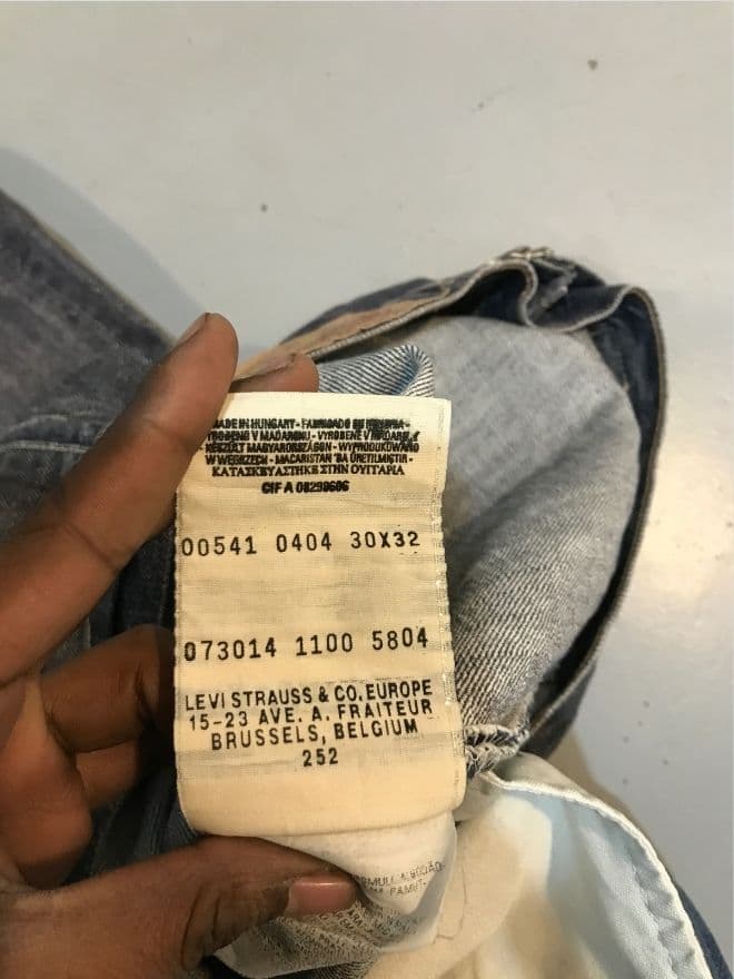 Vintage Levi’s Buckle Belt Denim Jeans | Size 30 | Distressed Blue Wash — image 6 of 7