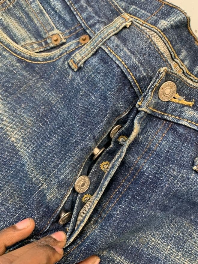 Vintage Levi's 501 Selvedge Denim Jeans – Blue – Men’s 32 (US 32 / EU 48) – Repaired Distressed — image 10 of 11