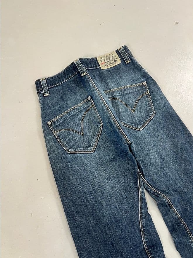 Vintage Levi’s Engineer Jeans w/ Buckle Belt – Distressed Workwear Denim – Size 28 (Men’s) — image 8 of 11