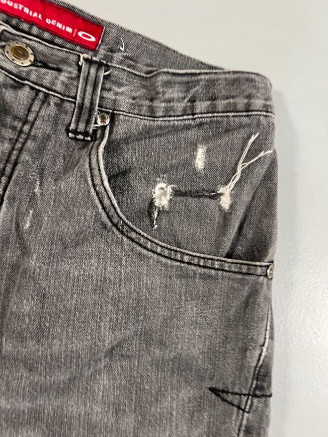 Vintage Oakley Baggy Fit Denim Jeans – Y2K Loose Streetwear — image 5 of 11