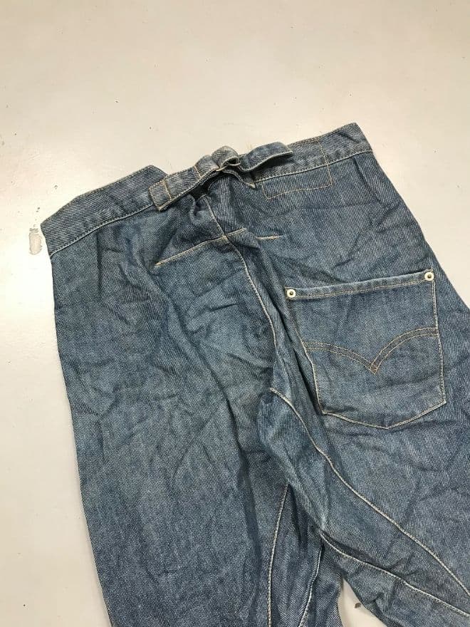 Vintage Levi’s Engineer Jeans Buckle Belt Denim | Size 28 | Distressed Blue Wash — image 6 of 9