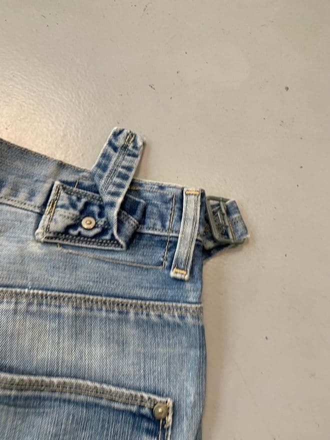Vintage Levi’s Engineer Jeans with Buckle Belt – Blue Denim (Size 34) — image 5 of 11