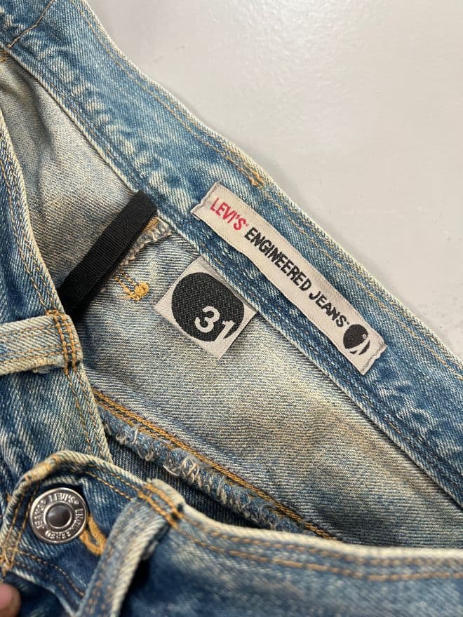 Vintage Levi’s Engineer Jeans With Belt Detail (Size 32) — image 10 of 12