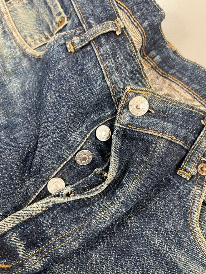 Vintage 90s Levi’s Selvedge Faded Denim (Size 36) — image 8 of 11
