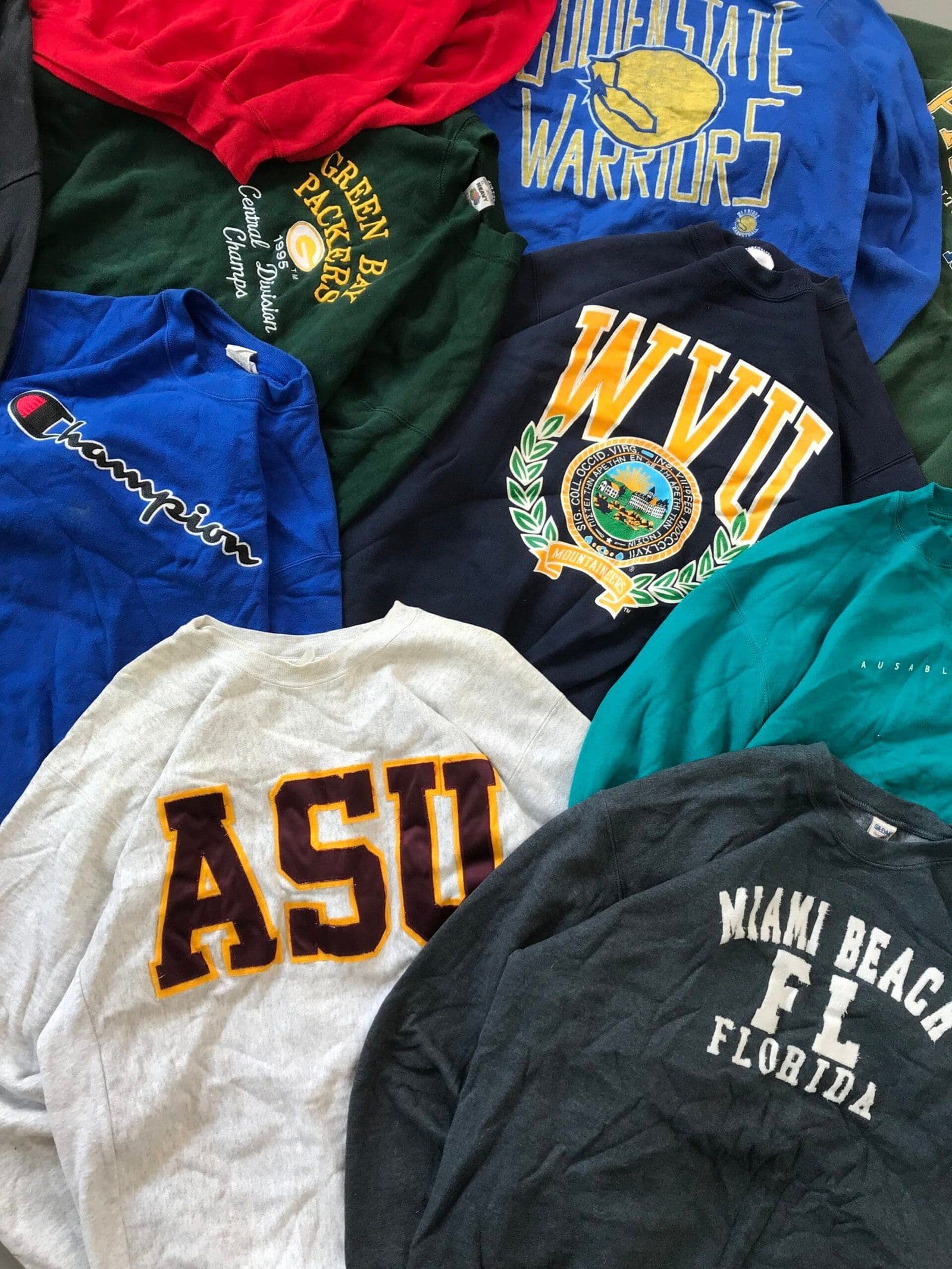 Bundle of 20 Vintage 90s Sweatshirts – Crazy Mix thumbnail 3