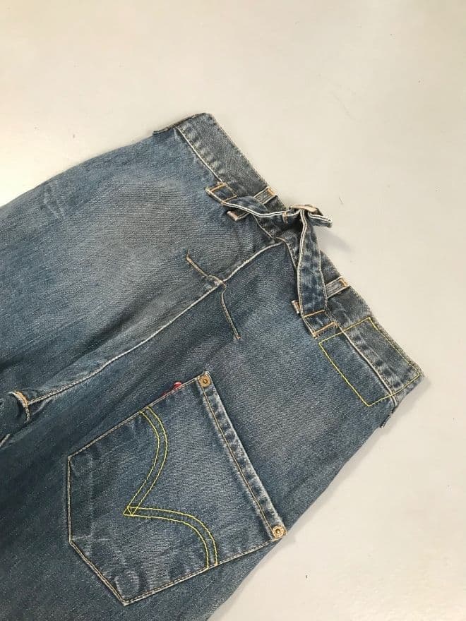 Vintage Levi’s Engineer Jeans with Buckle Belt | Size 28 | Distressed Workwear Denim — image 5 of 11