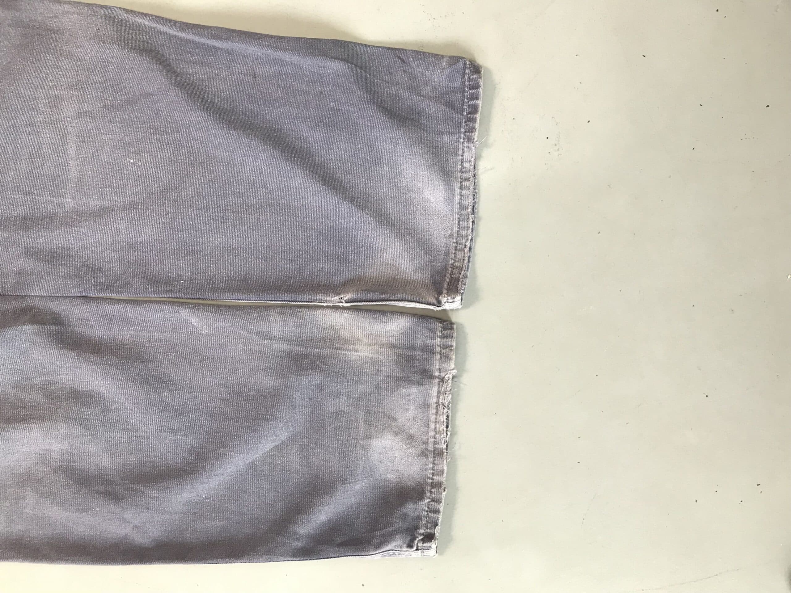 Vintage Faded Carhartt WIP Carpenter Denim | Distressed Workwear Jeans | Size 32 — image 13 of 14