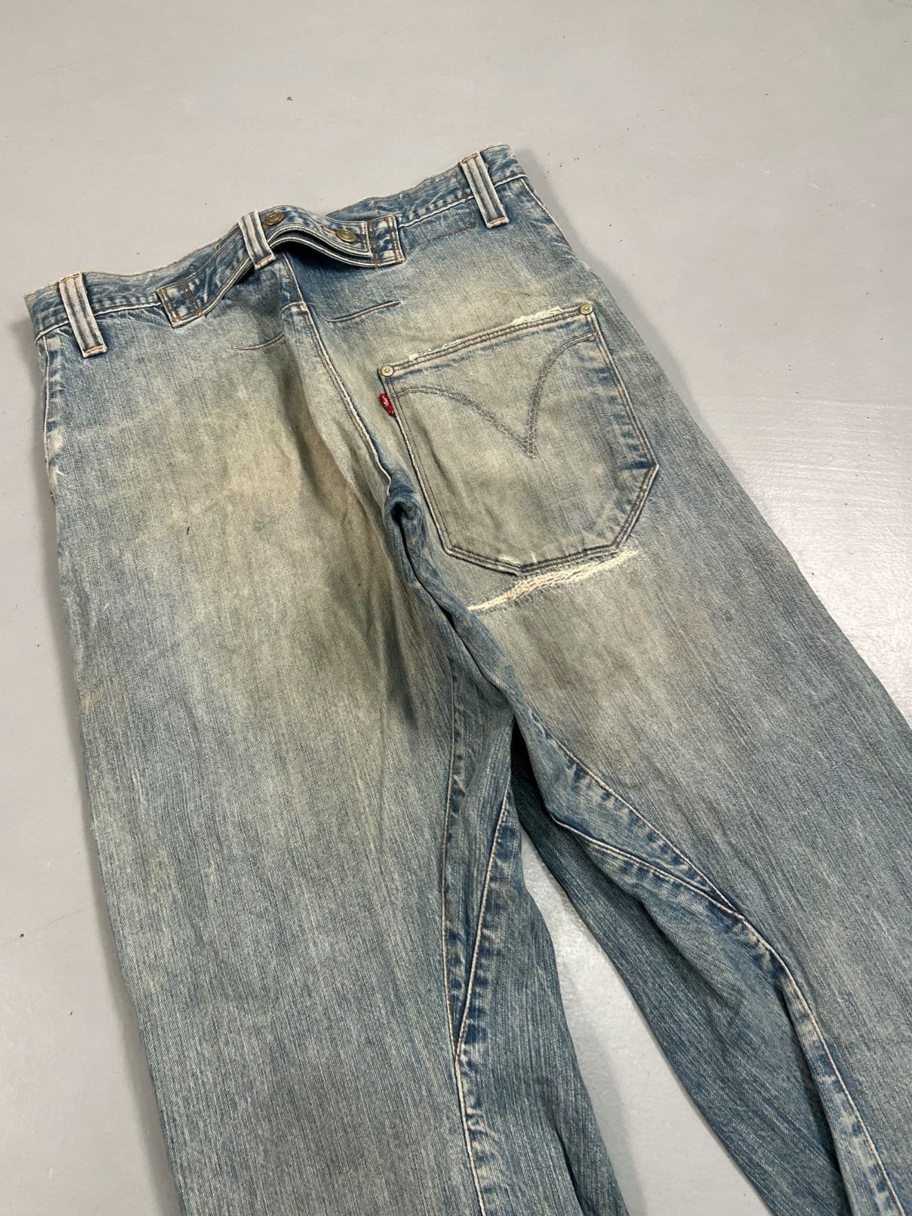 Vintage Levi’s Engineer Jeans Buckle-Belt Denim – Size US 34 / EU 50 — image 10 of 13