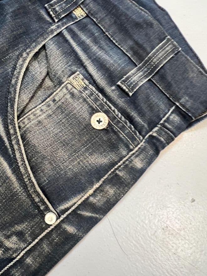 Vintage Levi’s 533 Loose Fit Buckle Belt Jeans | Size 36 | Blue Denim — image 6 of 11
