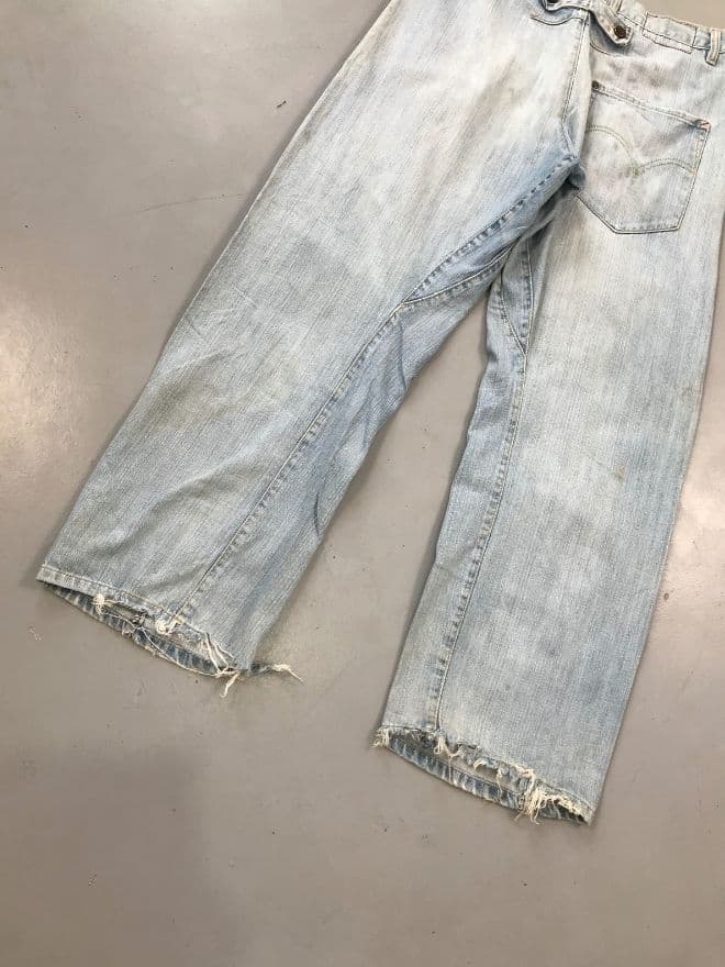 Vintage Levi’s Engineer Jeans With Buckle Belt – Size 32 — image 10 of 11