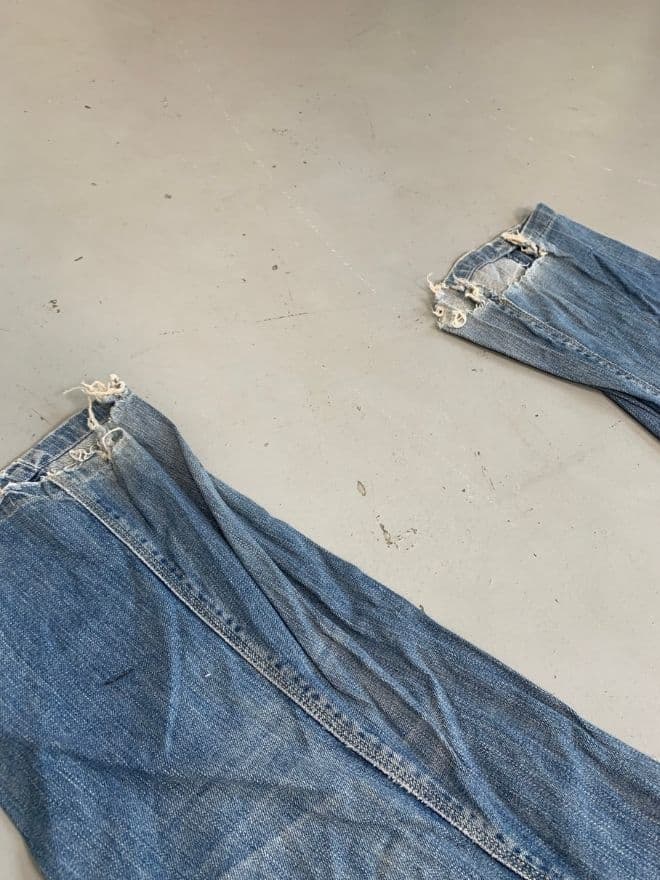 Vintage Levi’s Engineer Jeans with Buckle Belt – Blue Denim (Size 34) — image 6 of 11