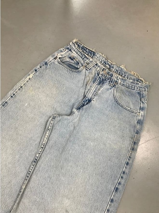 Vintage Levi’s Baggy Fit Blue Denim Jeans – Men’s Size 30 — image 8 of 8