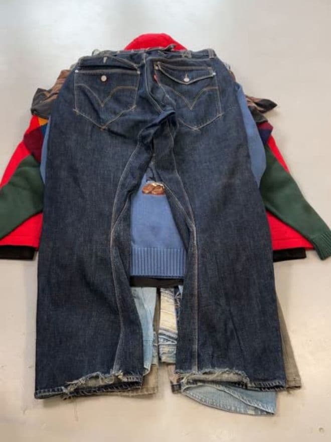 Bundle of Trending Mix Brand Vintage & Factory Leftover Clothing – Pants, Sweaters & Jackets (Mixed Sizes) — image 11 of 11