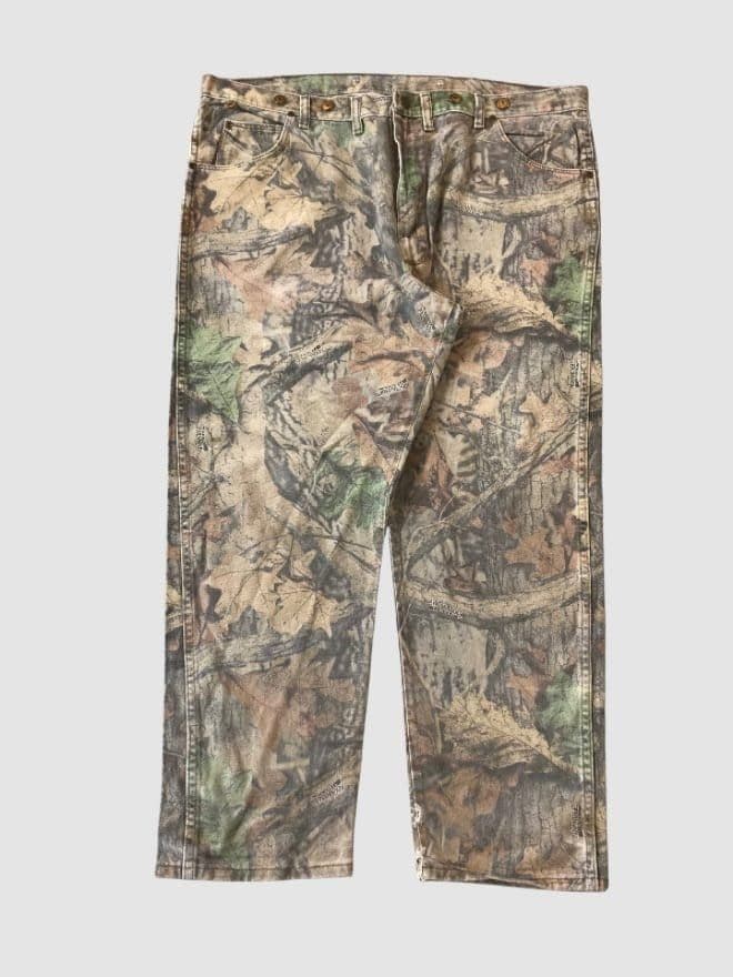 BUNDLE OF 10 VINTAGE RARE REALTREE CAMO CARGOS AND DENIM  — image 7 of 11
