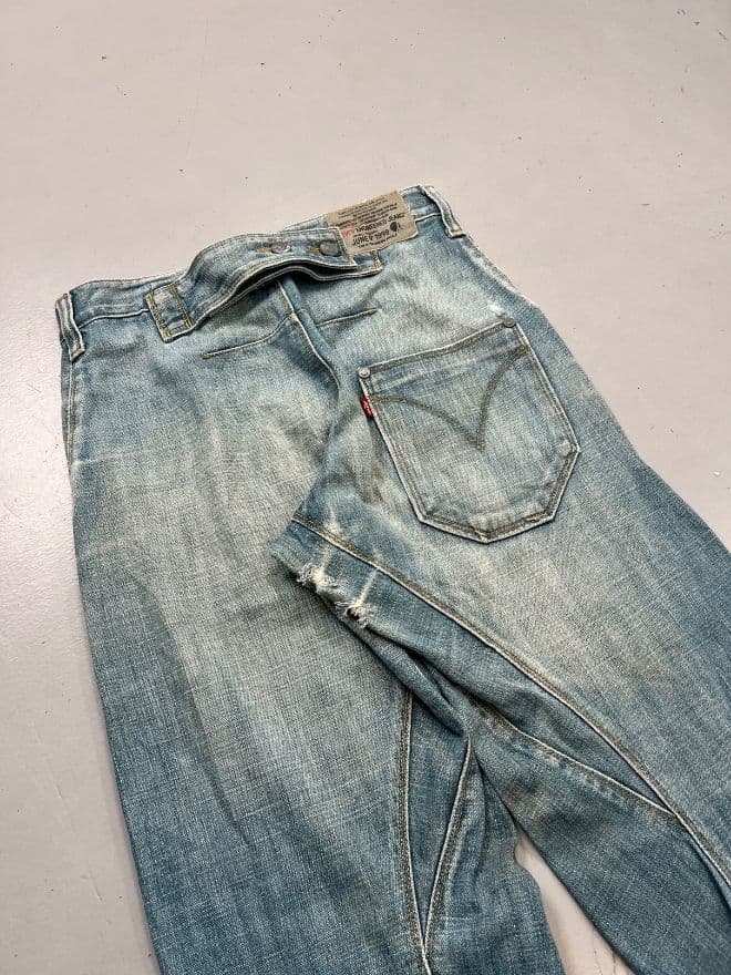 Vintage Levi’s Engineer Jeans Denim with Buckle Belt – Size 28 — image 9 of 10