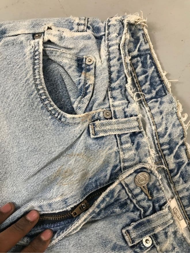 Vintage Levi’s Baggy Fit Blue Denim Jeans – Men’s Size 30 — image 6 of 8