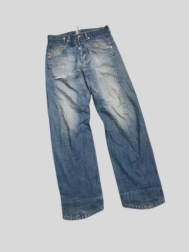 Vintage Levi’s Engineer Jeans Denim – Blue Avant-Garde Fit (Men’s US 30) — image 6 of 8