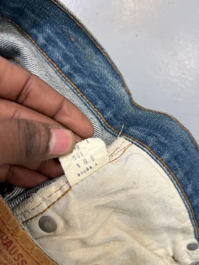 Vintage Levi’s White Selvedge Denim Jeans | Size 32 | Classic Blue Jeans — image 10 of 11