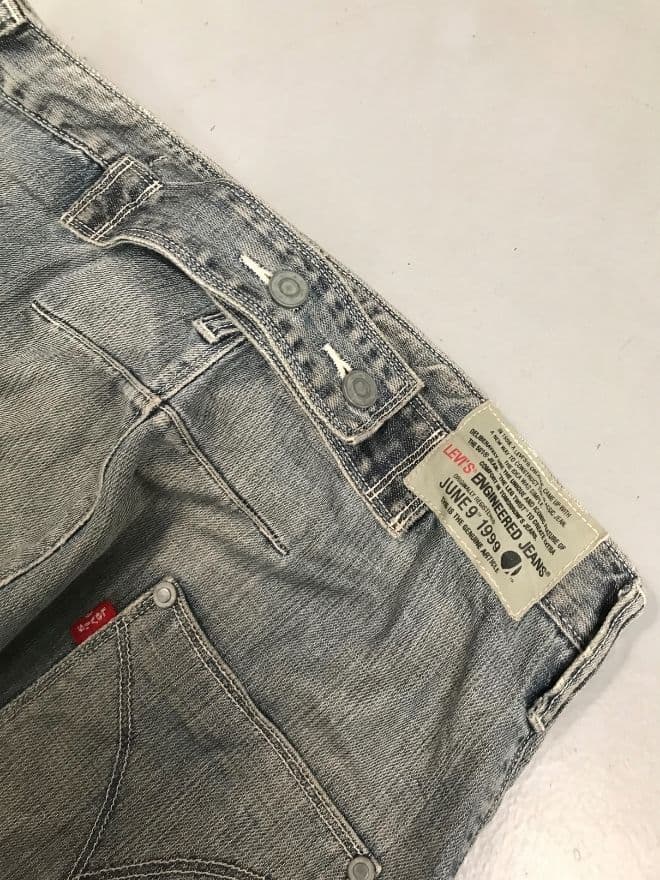 Vintage Levi’s Engineer Jeans Buckle Belt Denim – Size 32 — image 10 of 12