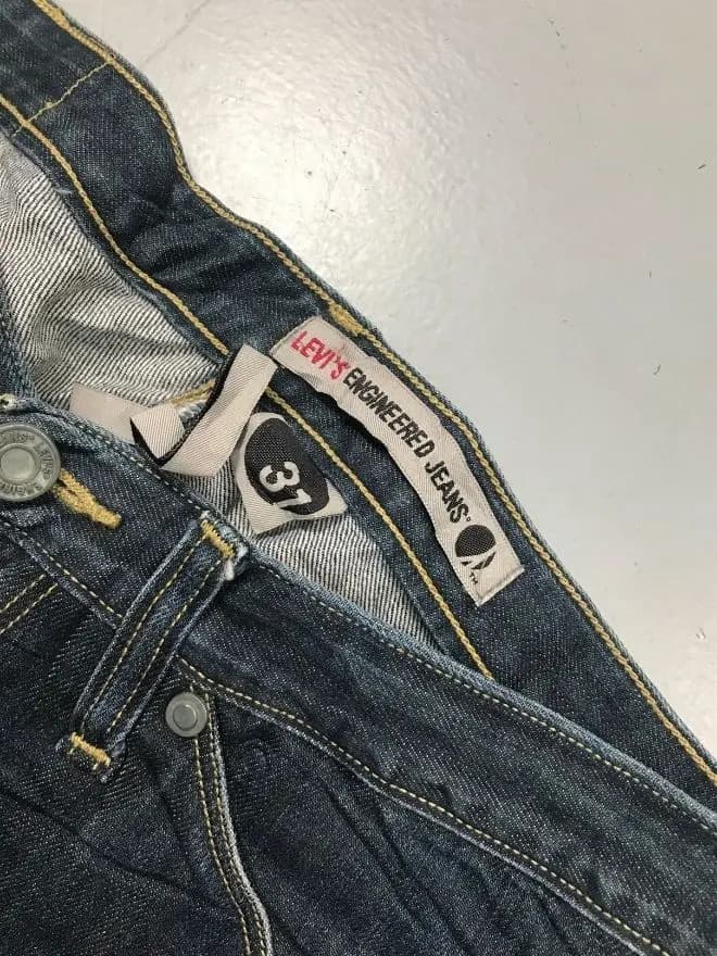 Vintage Levi’s Engineer Jeans Denim – Men’s US 32 / EU 48 – Distressed Blue Workwear — image 9 of 9