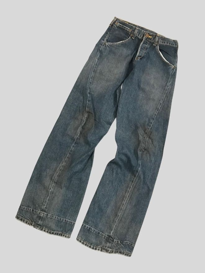Vintage Levi’s Engineer Jeans with Buckle Belt | Size 28 | Distressed Workwear Denim — image 9 of 11