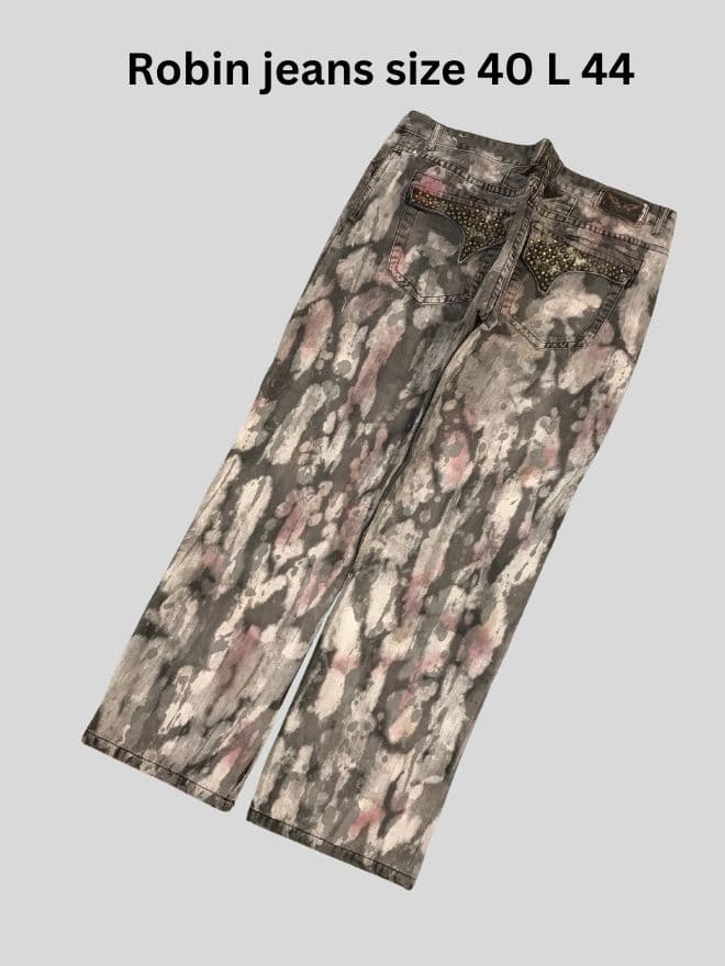 Bundle of Trending Mix Brand Vintage & Factory Leftover Clothing – Pants, Sweaters & Jackets (Mixed Sizes) — image 6 of 11
