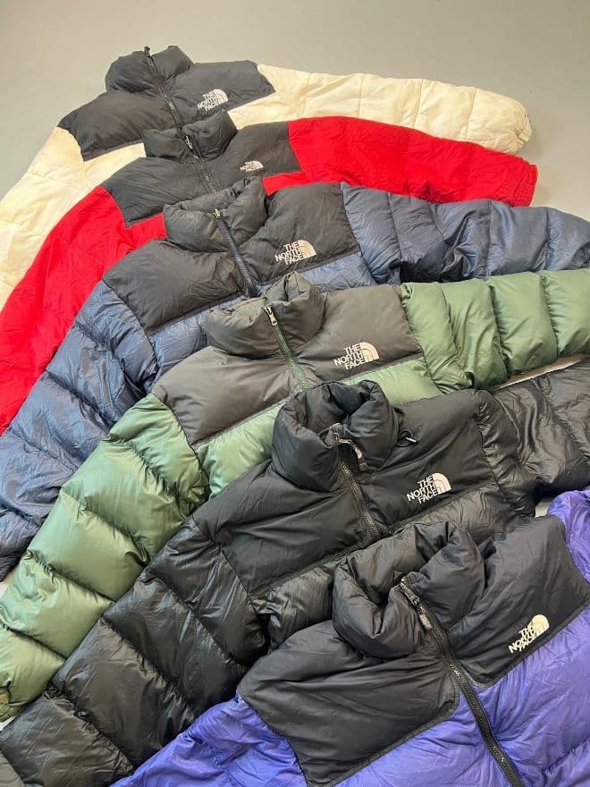Bundle of  Vintage TNF 700 Mixed Puffer Jackets — image 5 of 5