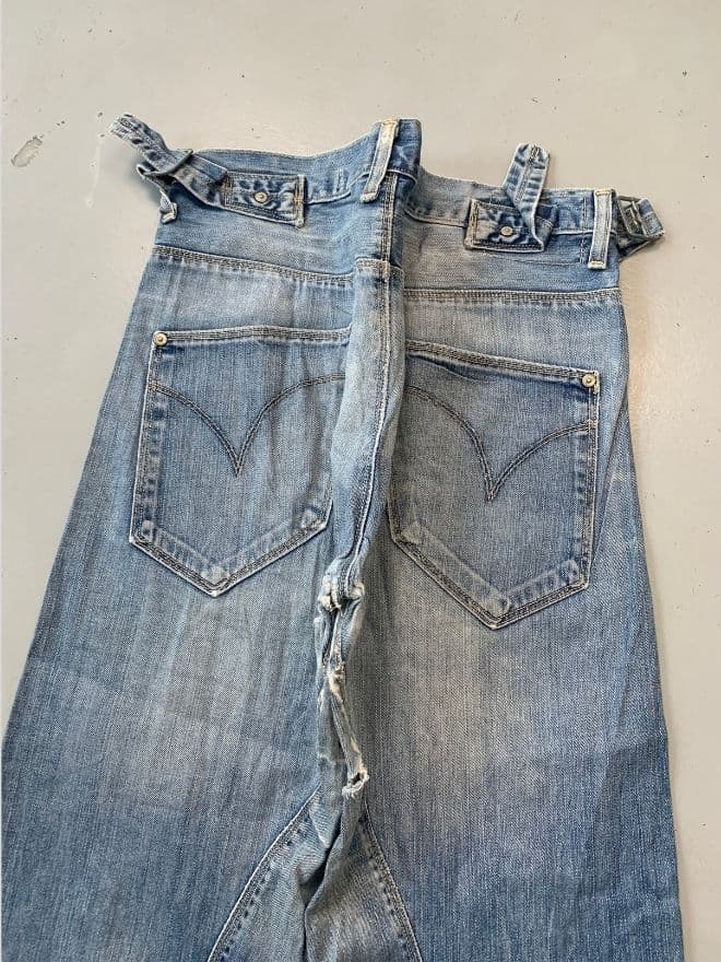 Vintage Levi’s Engineer Jeans with Buckle Belt – Blue Denim (Size 34) — image 10 of 11